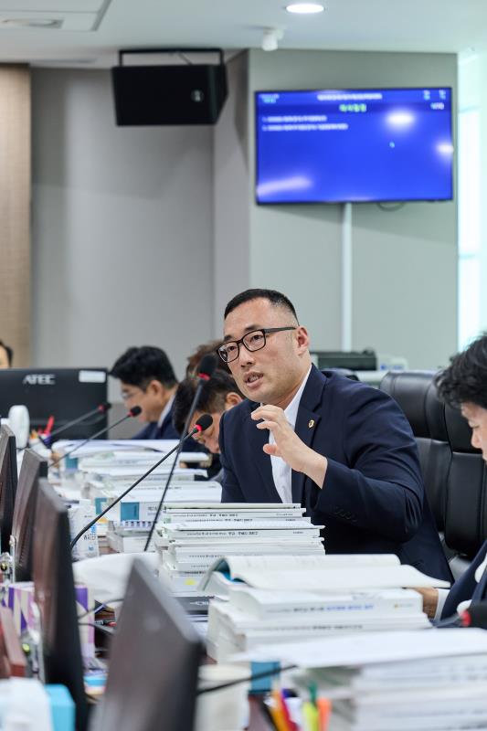 제393회 임시회 제2차 경기도청 예산결산특별위원회_9