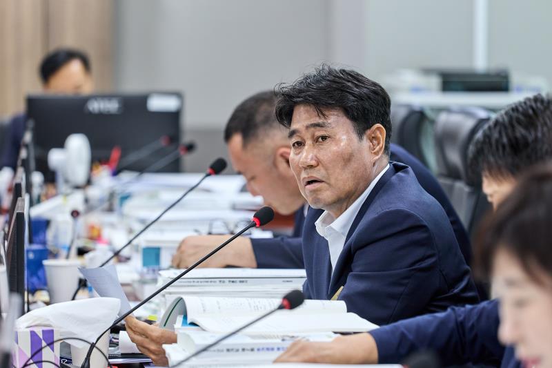 제393회 임시회 제2차 경기도청 예산결산특별위원회_3