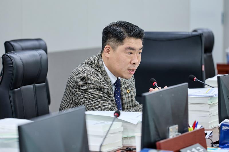 제393회 임시회 제2차 경기도청 예산결산특별위원회_4