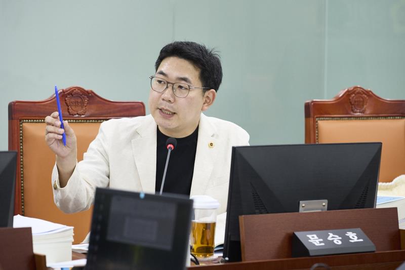 제393회 임시회 제2차 의회운영위원회_3