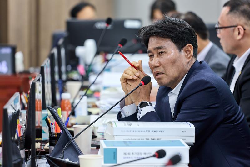 제393회 임시회 제3차 경기도청 예산결산특별위원회_9