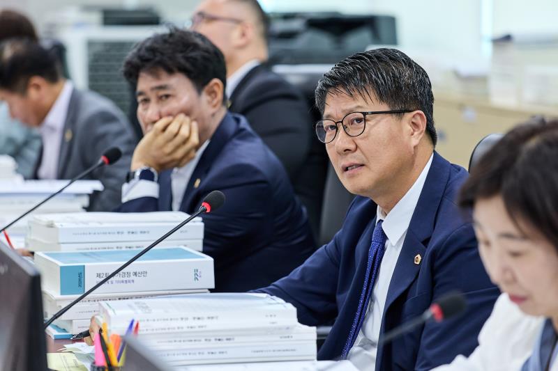 제393회 임시회 제3차 경기도청 예산결산특별위원회_8