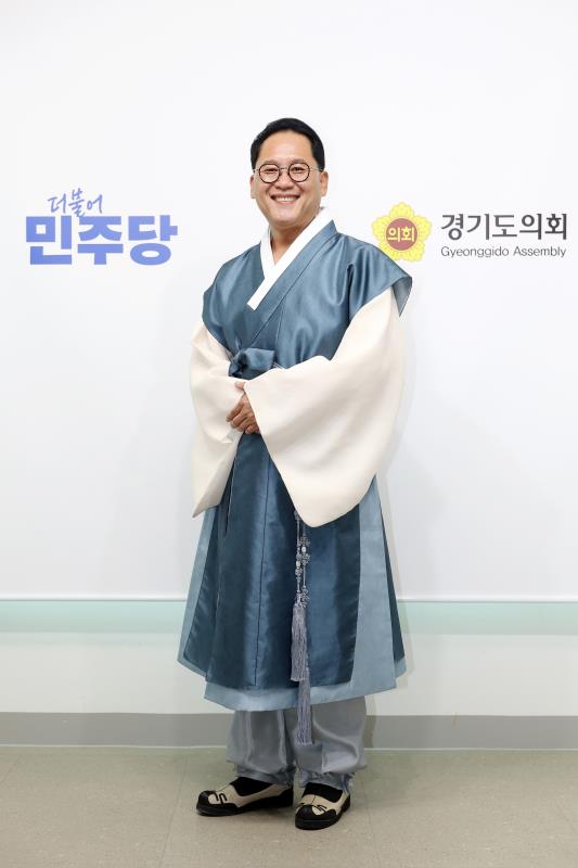 안광률 더불어민주당 대표의원 추석 한복 촬영_5
