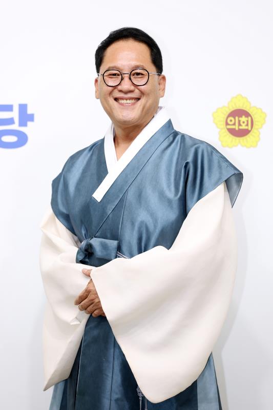 안광률 더불어민주당 대표의원 추석 한복 촬영_6