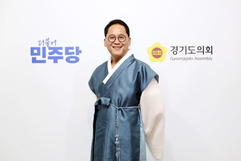 안광률 더불어민주당 대표의원 추석 한복 촬영_7