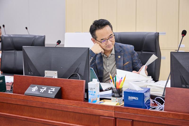 제393회 임시회 제4차 경기도청 예산결산특별위원회_2