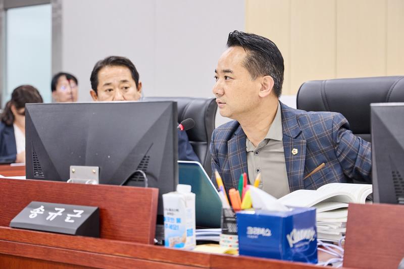 제393회 임시회 제4차 경기도청 예산결산특별위원회_4