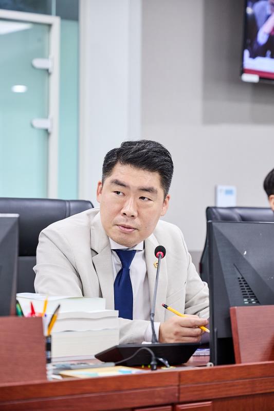 제393회 임시회 제4차 경기도청 예산결산특별위원회_3
