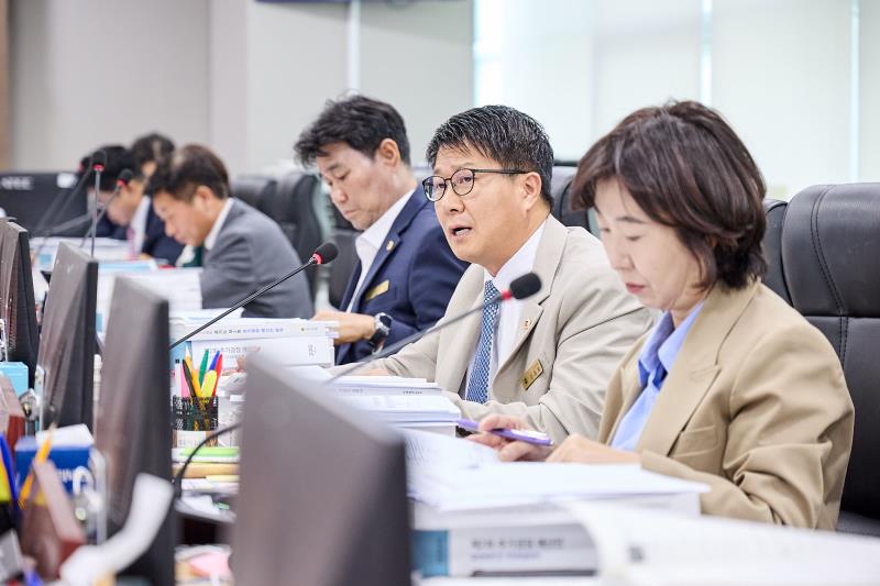 제393회 임시회 제4차 경기도청 예산결산특별위원회_9