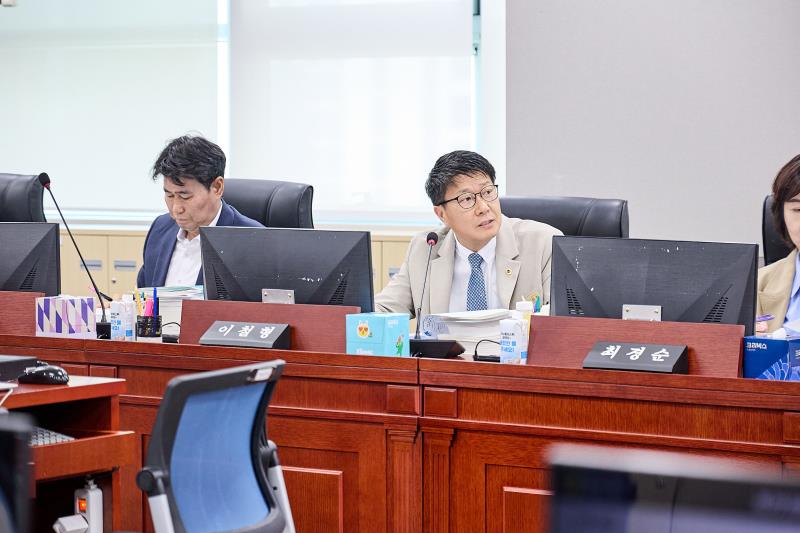 제393회 임시회 제4차 경기도청 예산결산특별위원회_10