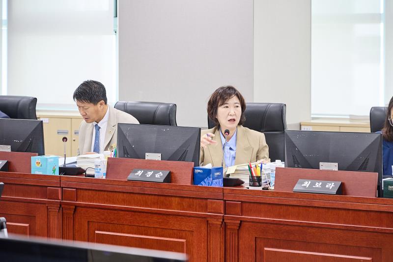 제393회 임시회 제4차 경기도청 예산결산특별위원회_9