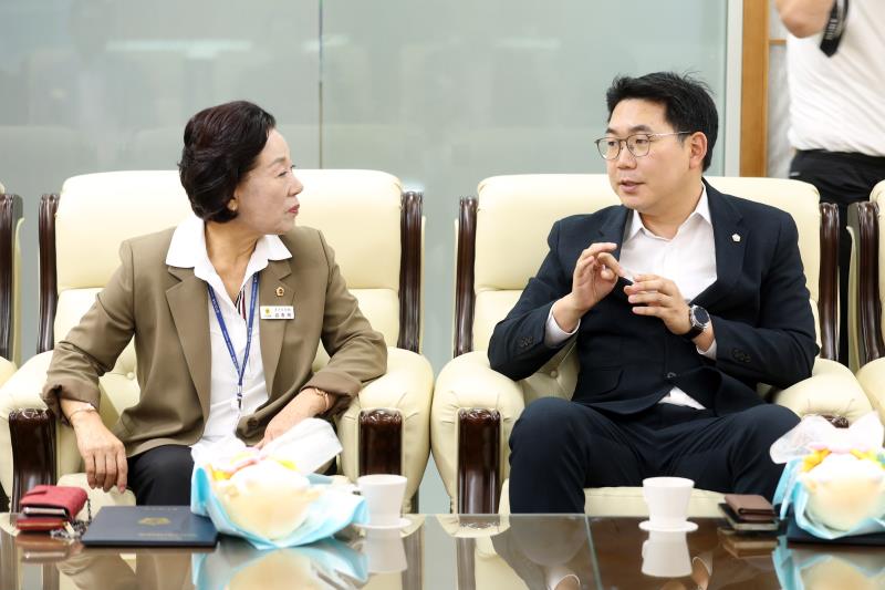 제12대 전반기 경기도의회 조례시행추진관리단 위원 위촉식_9