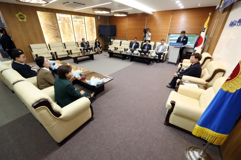 제12대 전반기 경기도의회 조례시행추진관리단 위원 위촉식_6