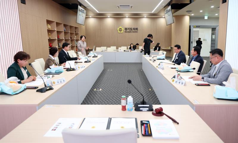 제12대 전반기 경기도의회 조례시행추진관리단 회의_4