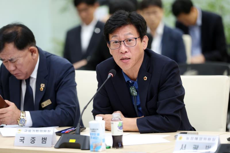 의장단, 교섭단체대표단, 상임위원장단 정담회_9