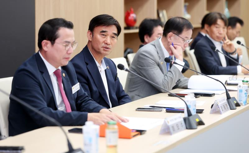 의장단, 교섭단체대표단, 상임위원장단 정담회_8