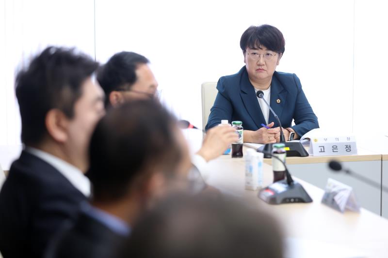 의장단, 교섭단체대표단, 상임위원장단 정담회_9