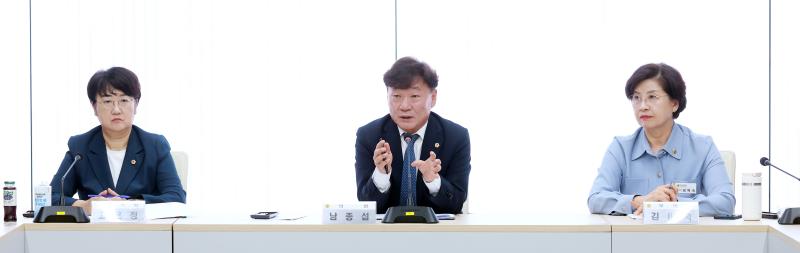 의장단, 교섭단체대표단, 상임위원장단 정담회_9