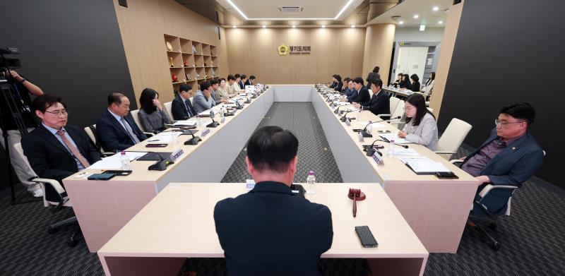 제12대 전반기 경기도의회 예산정책자문위원회 위원 위촉식 및 회의_10