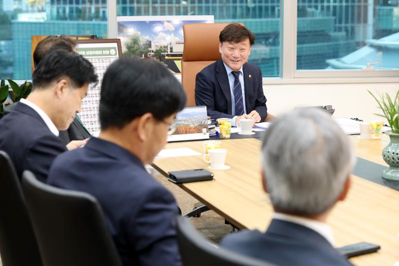 기우회 12조 간담회 및 의회 견학_4