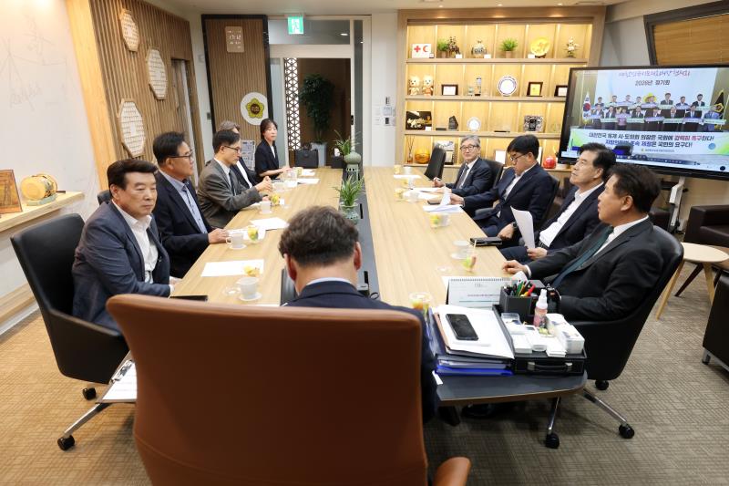 기우회 12조 간담회 및 의회 견학_8