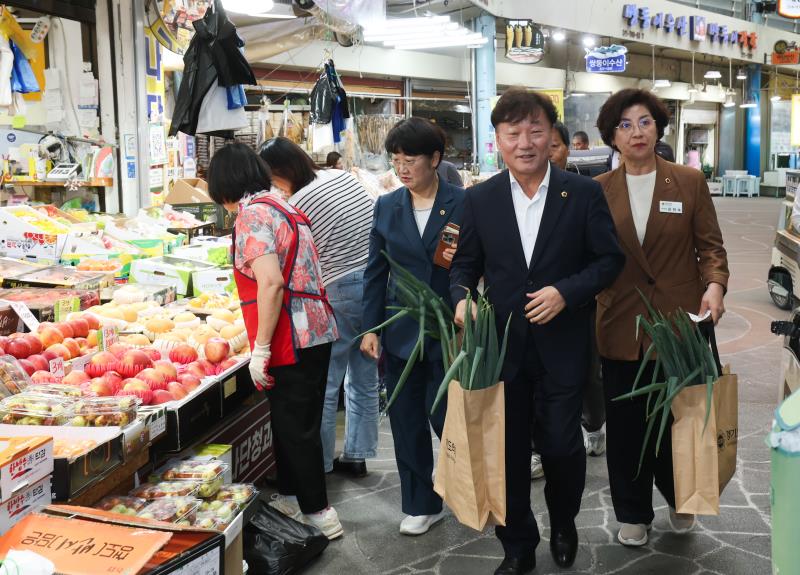 남종섭 의장 찾아가는 도의회 민생현장 구매탄시장 방문