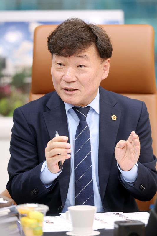 기우회 12조 간담회 및 의회 견학_10