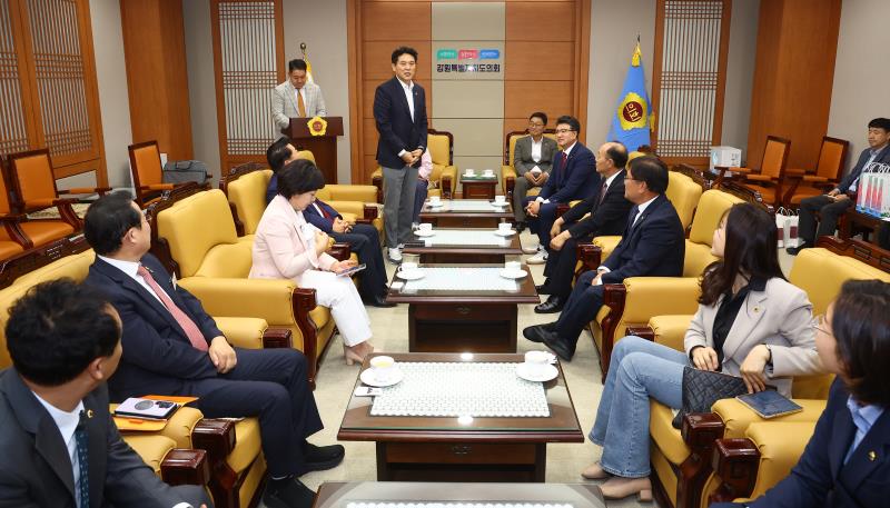 경기도의회, 서울특별시의회, 충북도의회 교섭단체 국민의힘 원내대표단 간담회_2