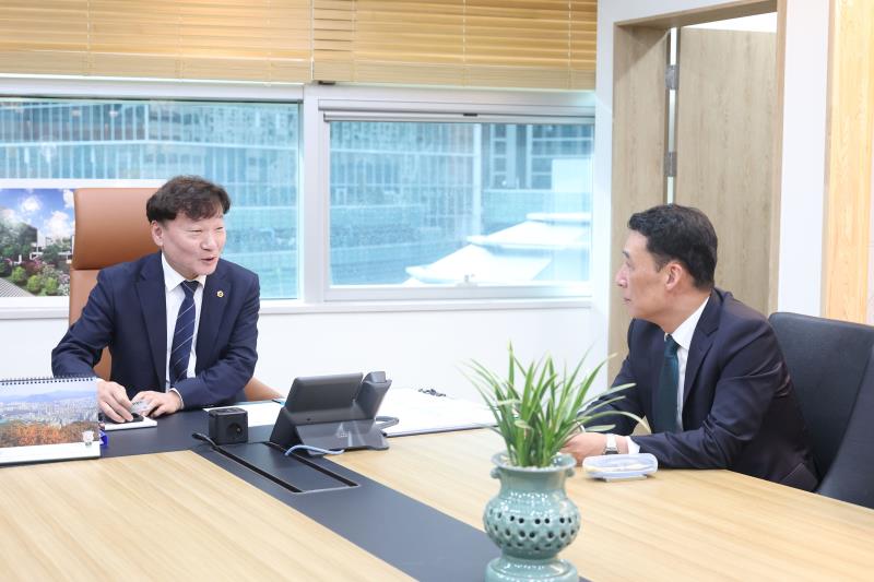 남종섭의장 신임 행정1부지사 접견_2