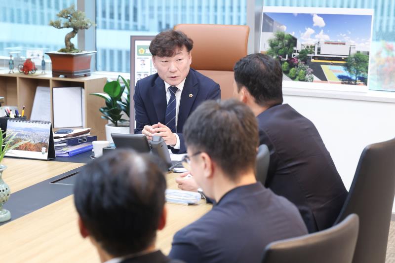 남종섭의장 신임 행정1부지사 접견_6