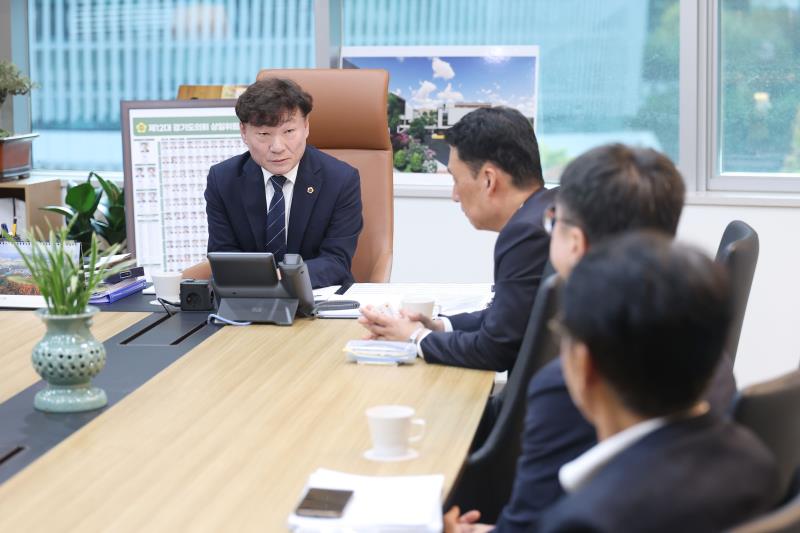 남종섭의장 신임 행정1부지사 접견_10