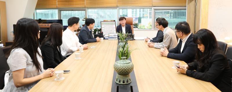 남종섭 의장 경기도제가노인지원 서비스센터 접견_6