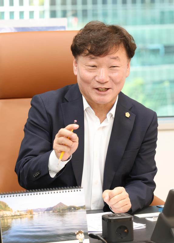 남종섭 의장 경기도제가노인지원 서비스센터 접견_8