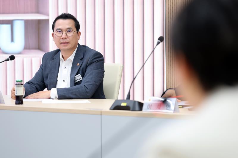 경기도의회 - 집행부 라운드테이블_10