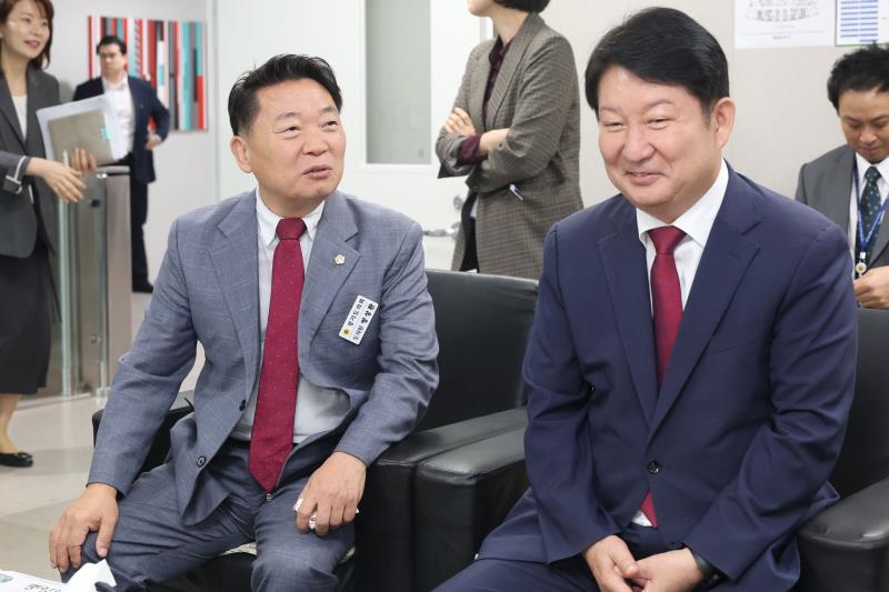 경기도의회 국민의힘 국정감사장 방문_10