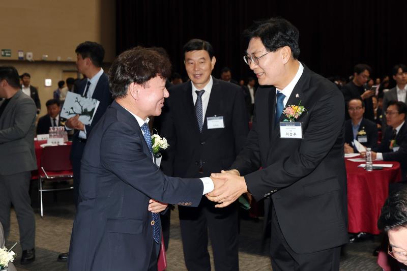대한민국시군자치구의회의장협의회회장 취임식_10