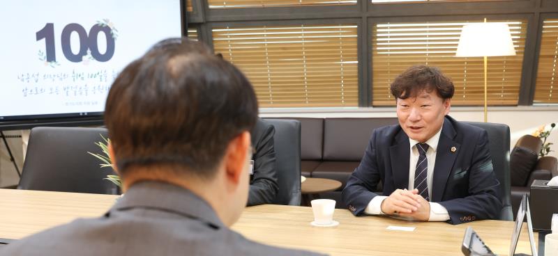 남종섭의장 수원지방중수처장 접견_3