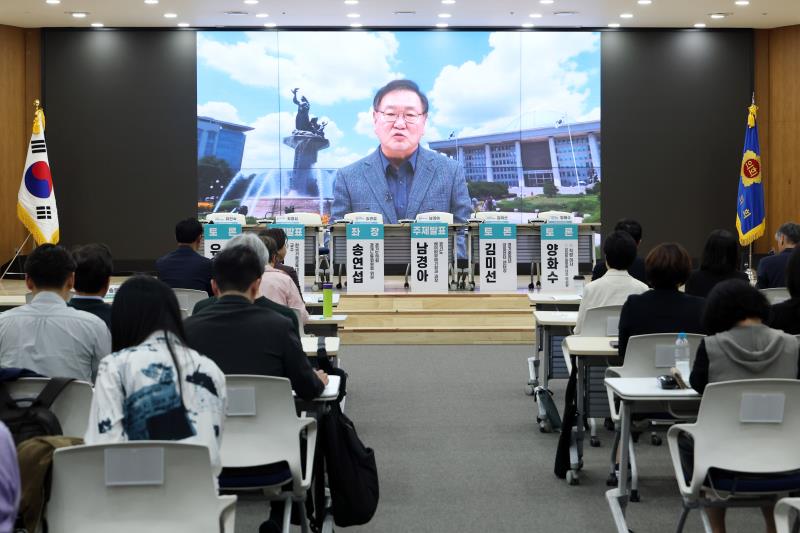 100세 시대, 중장연 정책의 새로운 길을 묻다 정책토론회_4