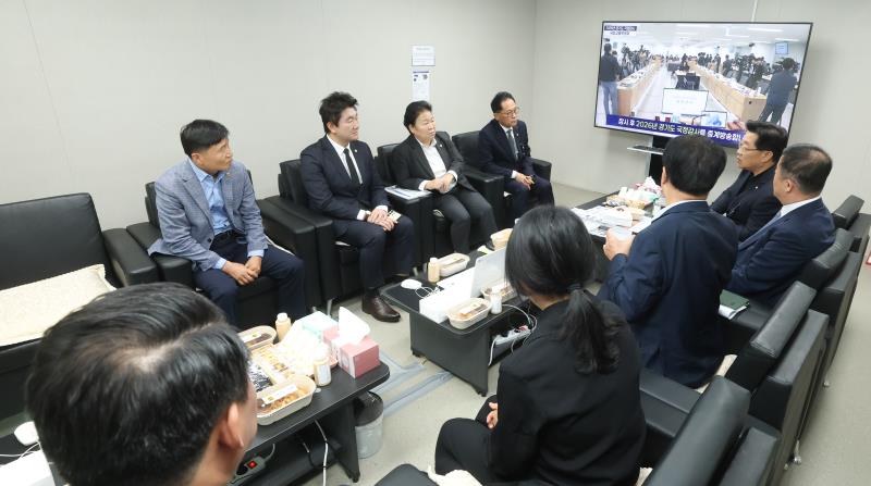 더불어민주당 안광률대표 및 의원 국토교통위 경기도 국정감사장 방문_9