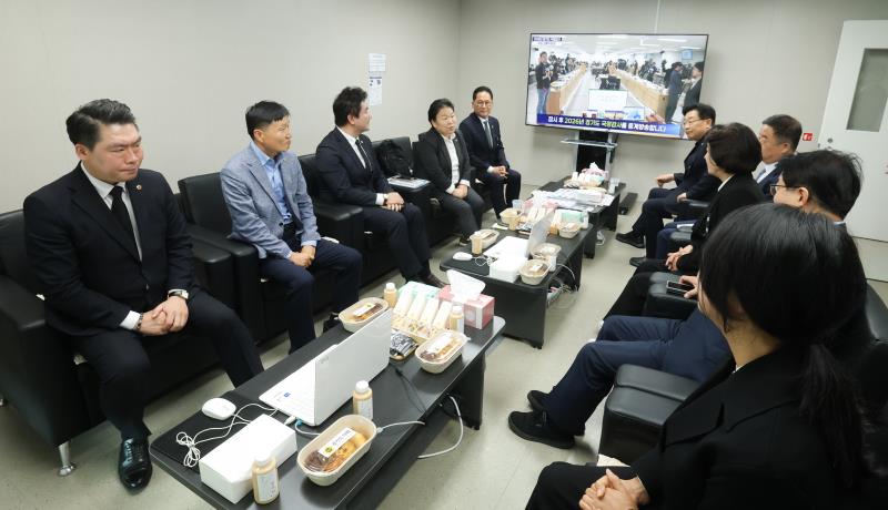 더불어민주당 안광률대표 및 의원 국토교통위 경기도 국정감사장 방문_3