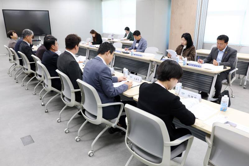 경기도의회 더불어민주당 본예산 대비 자치행정국 보고_5